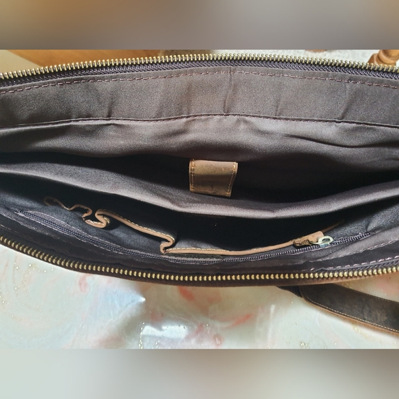 Kattee Messenger Bag - Picture 4 of 7